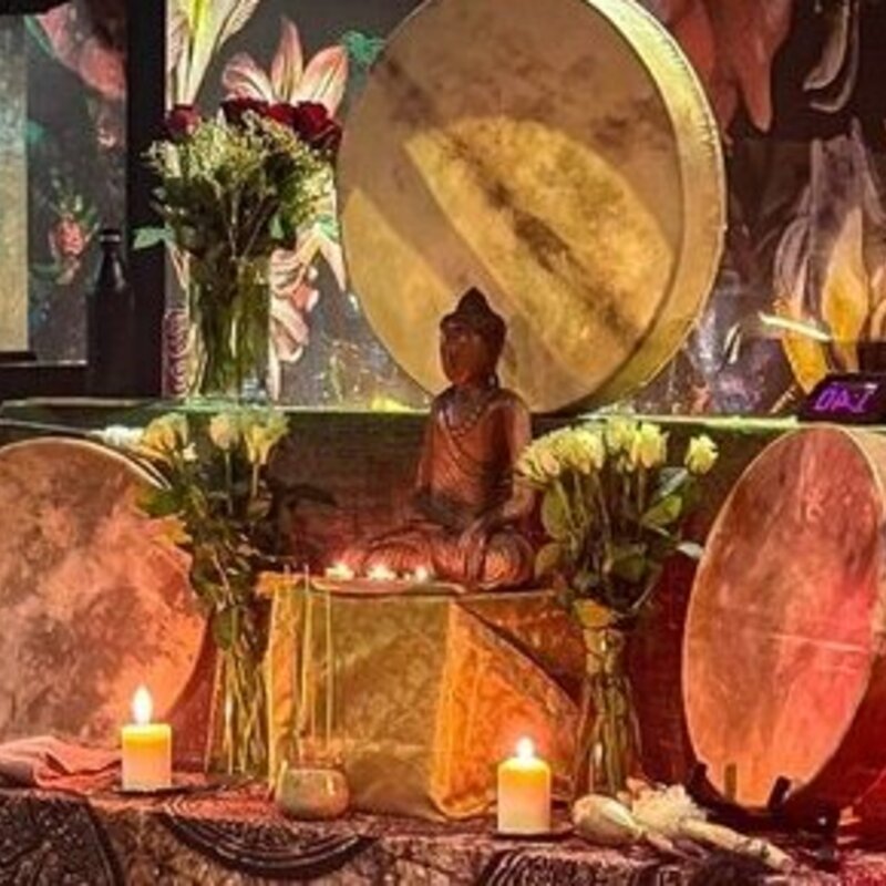 Ismerkedj Álarcok Nélkül rendezvény – Buddha oltár és hangdobok